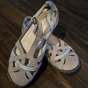 Hamby Memory Foam shoes Size 8M NEW